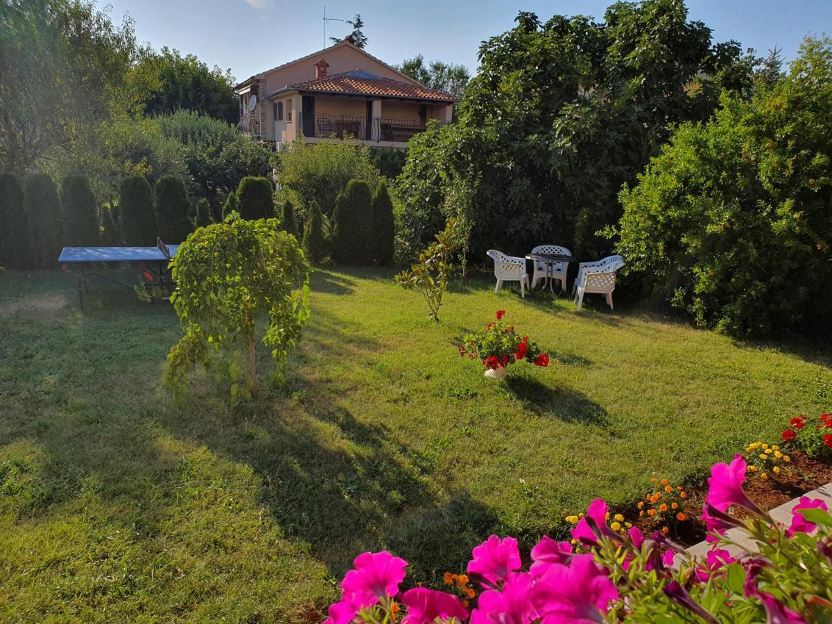 Villa Nikolina Medulin Exterior photo